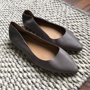 Lucky Brand Gray Pointed Toe Leather Flats